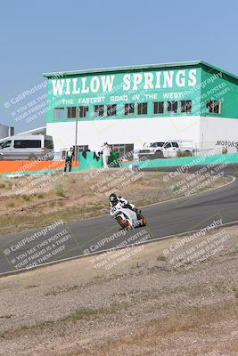 media/Apr-20-2025-AHRMA (Sun) [[393a79c373]]/Race/Group 11 early race/Turn 4b/